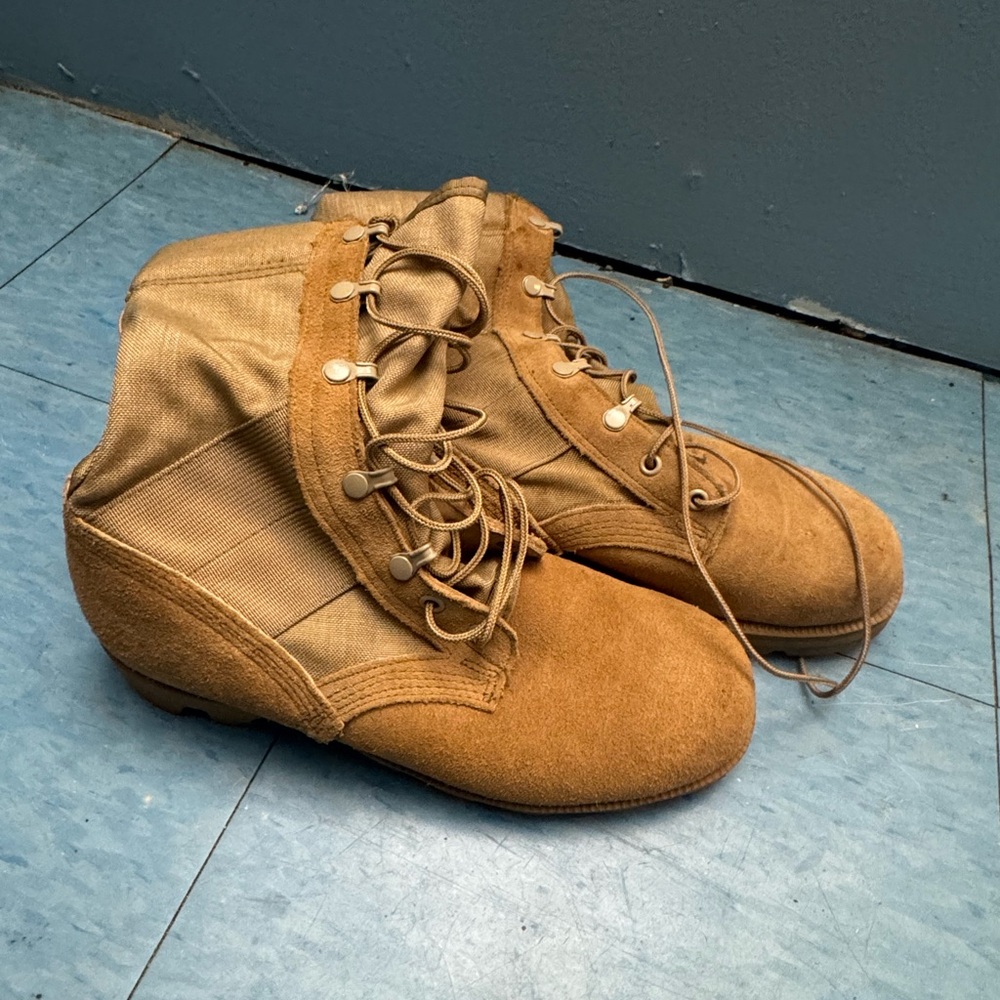 Tan Lace-Up Women's Boots